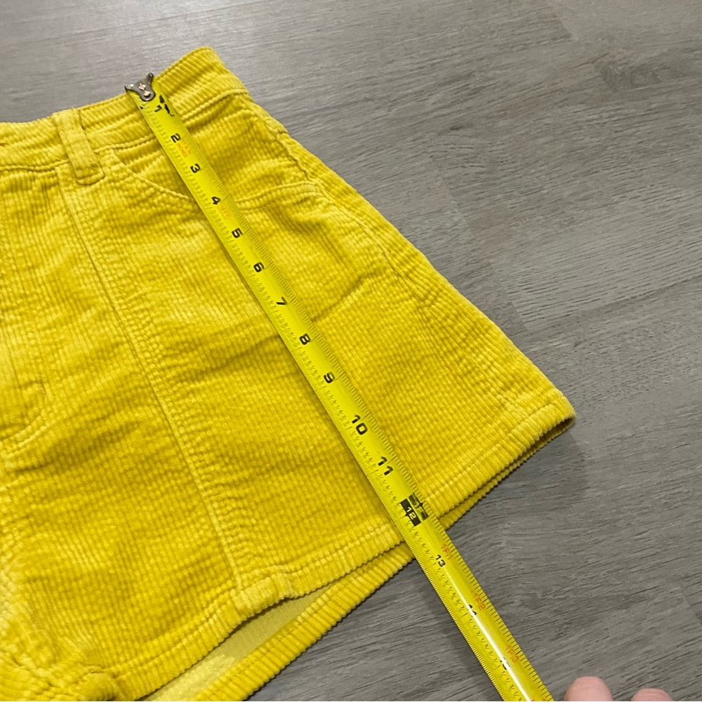 Rolla’s Dusters Cord Shorts 26 Yellow Gold Retro 70s High Rise Mustard Boho - Picture 9 of 9